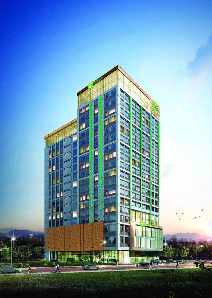 Holiday Inn Ulaanbaatar By Ihg Exterior photo