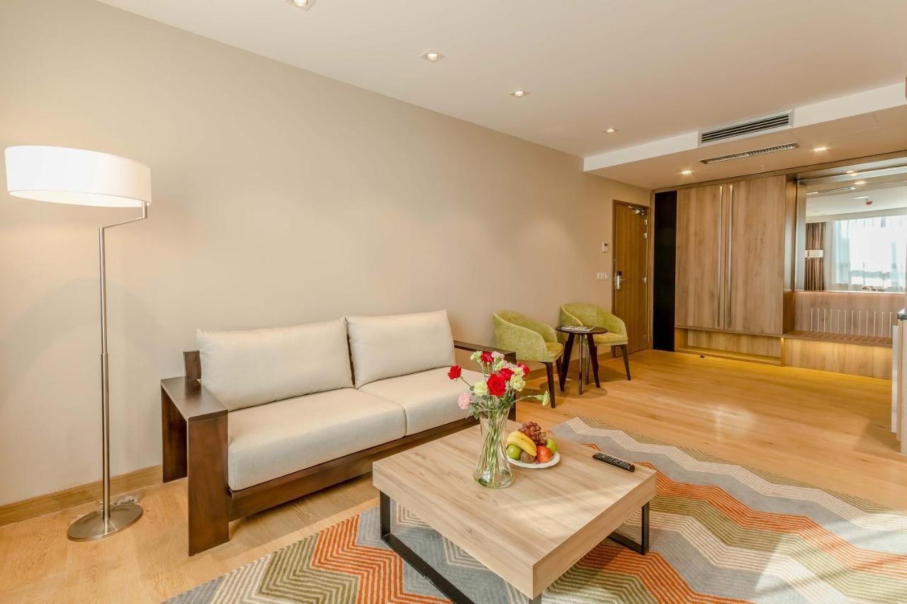 Holiday Inn Ulaanbaatar By Ihg Exterior photo