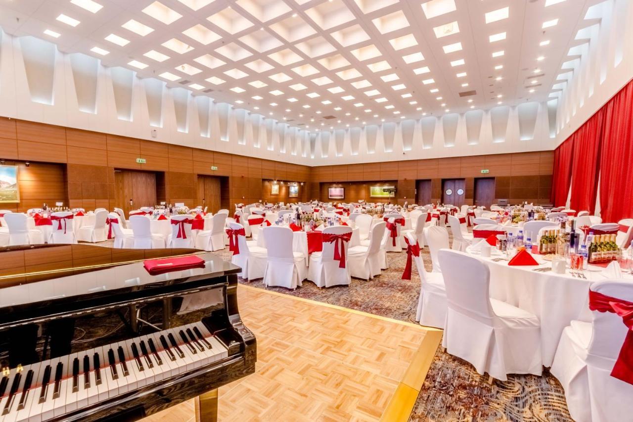 Holiday Inn Ulaanbaatar By Ihg Exterior photo