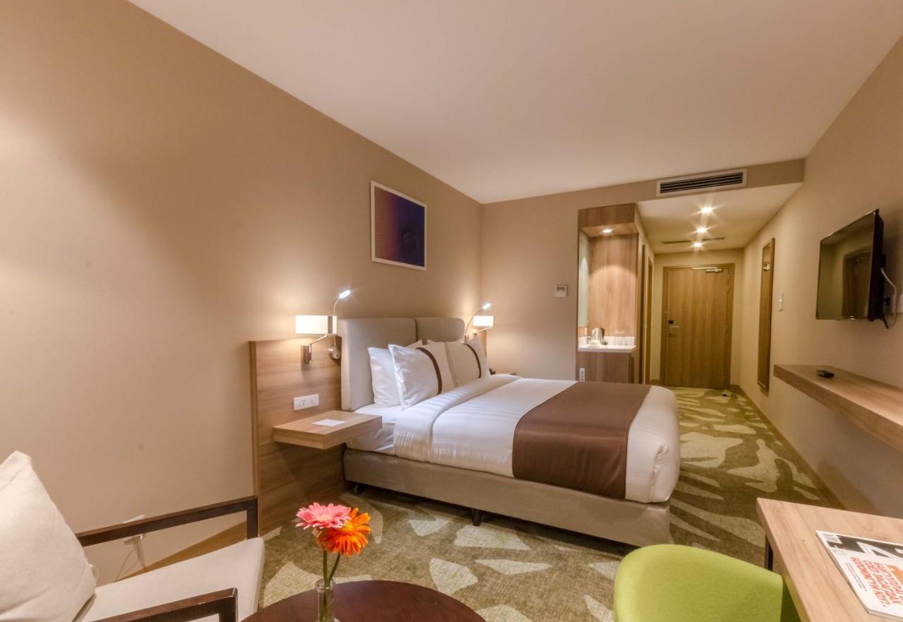Holiday Inn Ulaanbaatar By Ihg Exterior photo